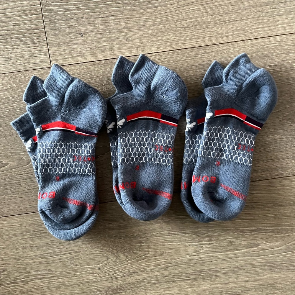 NWTOT Bombas Set of 3 No Show Tab Socks Size Medium in Blue Gray